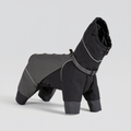 Mudmate Hunde Regenoverall in Nachtschwarz mit Kapuze, Halsgurt und reflektierenden Streifen